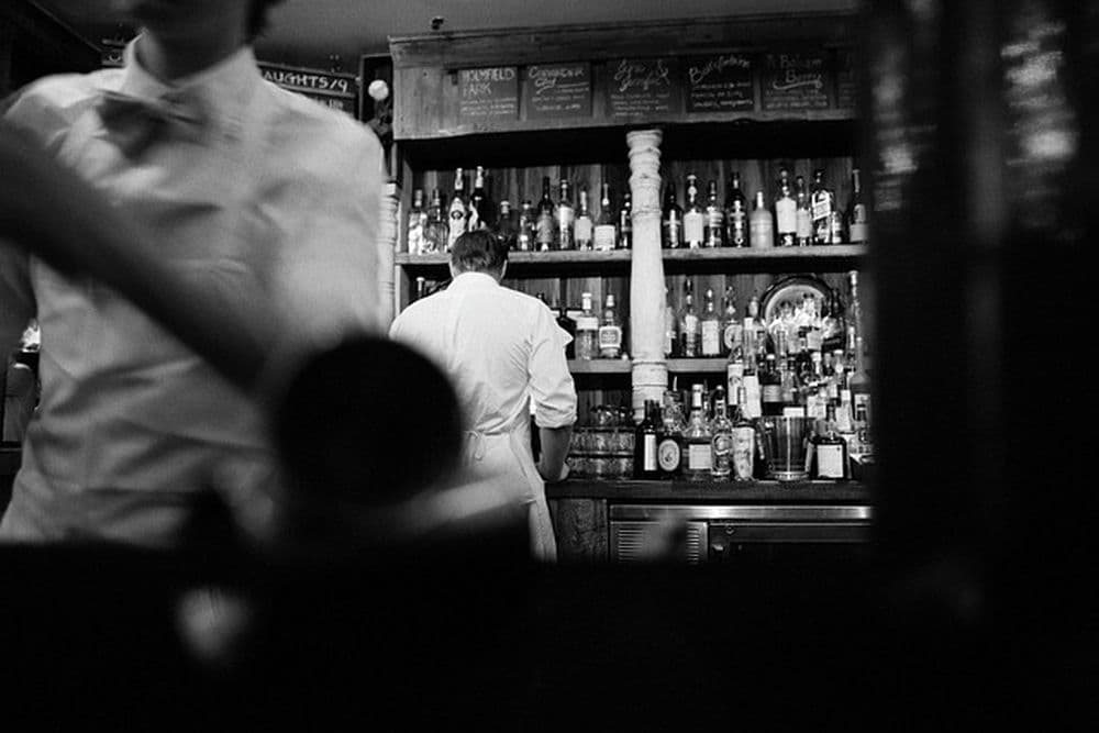 how to find bartending gigs